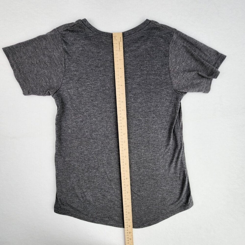 Friends Women's Iridescent Grey Short Sleeve T Shirt Size M Tee - Picture 7 of 7
